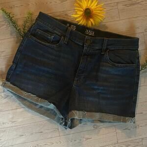 a.n.a High-Rise Midi Jean Shorts Size 14 | 5” Inseam Distressed Hem
